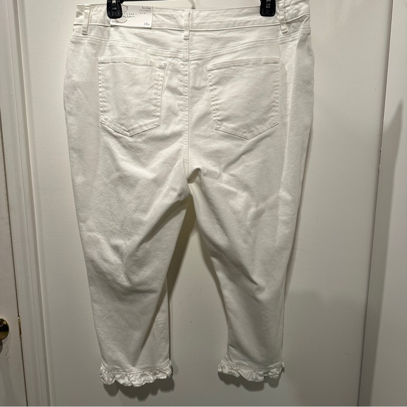 NEW Elegant White Cropped Jeans with Ruffle Hem Hi-Rise 18w - Picture 10 of 11